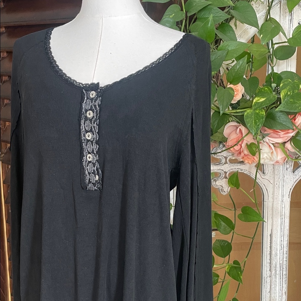 POL Flare Sleeve Black BOHO Henley Women's Top Blouse Large - Picture 2 of 10